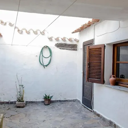 Vakantiehuis House “under The Tower”, Beach & Shops 3 Min. Far