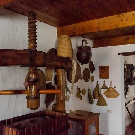 House “under The Tower”, Beach & Shops 3 Min. Far Vakantiehuis *