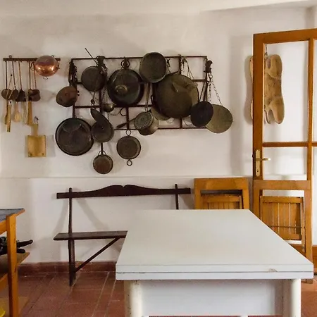 Dom wakacyjny House “under The Tower”, Beach & Shops 3 Min. Far Calasetta